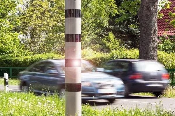 Autofahrer können auch ohne Tempolimit-Schild geblitzt werden